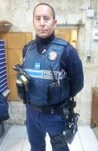 GUILLAUME David  instructeur 4&egrave;me degr&eacute; F.I.T.B.S. PRO                      et cr&eacute;ateur de l'&eacute;cusson Instructeur G.T.P.I .F.I.T.B.S. PRO POLICE MUNICIPALE; agent de POLICE MUNICIPALE APT (France)