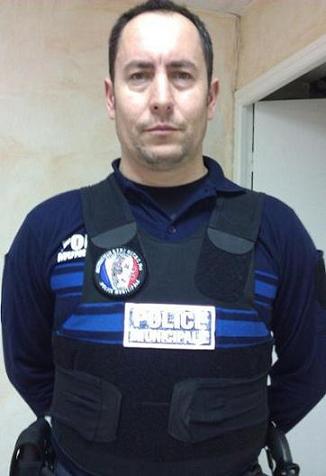 GUILLAUME David  instructeur 4&egrave;me degr&eacute; F.I.T.B.S. PRO                      et cr&eacute;ateur de l'&eacute;cusson Instructeur G.T.P.I .F.I.T.B.S. PRO POLICE MUNICIPALE; agent de POLICE MUNICIPALE APT (France)