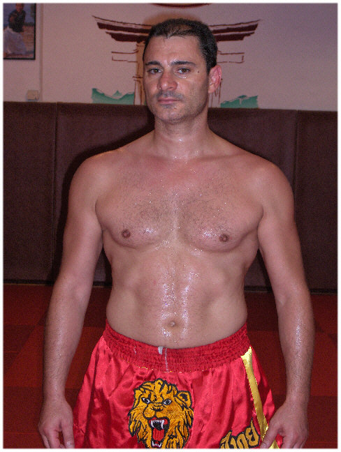 Fayad FAYAD Champion m�diterran�e de Muay Tha� (Boxe Tha�landaise) et kick Boxing; Fondateur de la  F.I.T.B.S. PRO. Photo prise le 02/07/2006