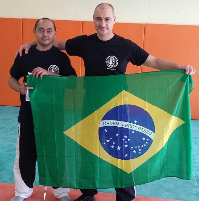 Fernando Luis OEIRAS CARNEIRO and Fayad FAYAD m&eacute;thode F.I.T.B.S. PRO en Tonfa, B&acirc;ton t&eacute;lescopique et Self D&eacute;fense PRO - GTPI