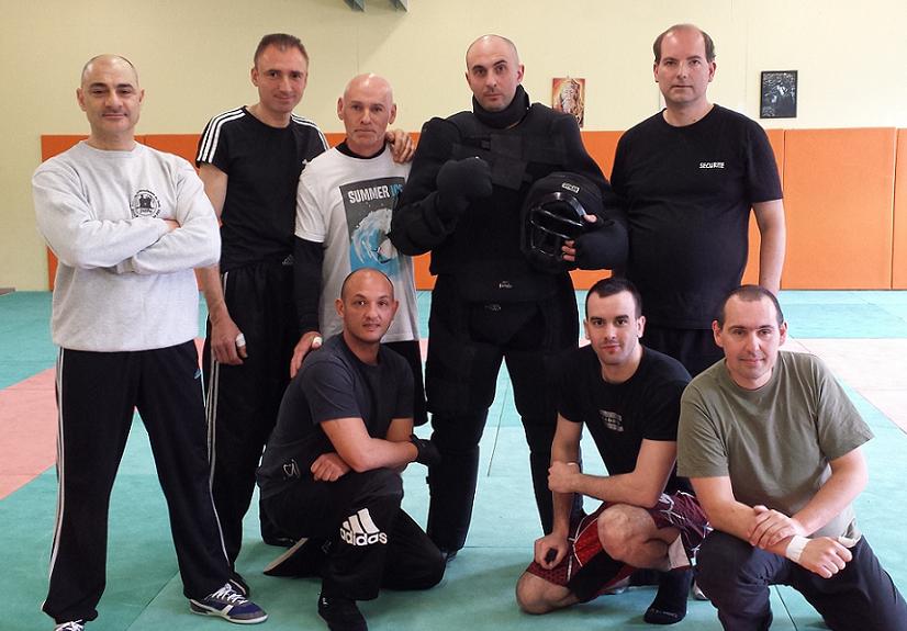 Cliquer ici pour voir le STAGE de formation d'instructeurs F.I.T.B.S. PRO en Tonfa Bton et Self Dfense PRO Gestes Techniques Professionnelles d'Interventions et de protections de Police - GTPI : Du Lundi 23 au Samedi 28 Mars 2015 inclus, 6 jours bloqus en FRANCE  Als (30)