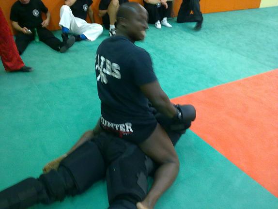 Session de formation d'instructeurs F.I.T.B.S. PRO, sur 6 jours bloqués, du 07 au 12 Novembre 2011, à Alès en France (formation police Tonfa bâton GTPI) avec Fayad FAYAD expert international F.I.T.B.S. PRO