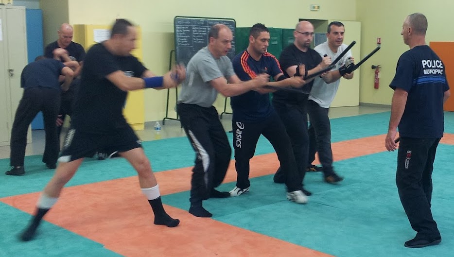 Session de formation d'instructeurs F.I.T.B.S. PRO, sur 6 jours bloqués, du 23 au 28 Avril 2012, à Alès en France avec Fayad FAYAD Président fondateur de la F.I.T.B.S. PRO