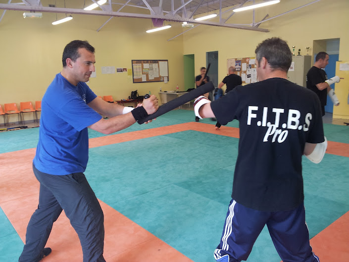 Session de formation d'instructeurs F.I.T.B.S. PRO, sur 6 jours bloqués, du 23 au 28 Avril 2012, à Alès en France avec Fayad FAYAD Président fondateur de la Fédération Internationale de Tonfa, Bâton & Self Défense PRO : la F.I.T.B.S. PRO