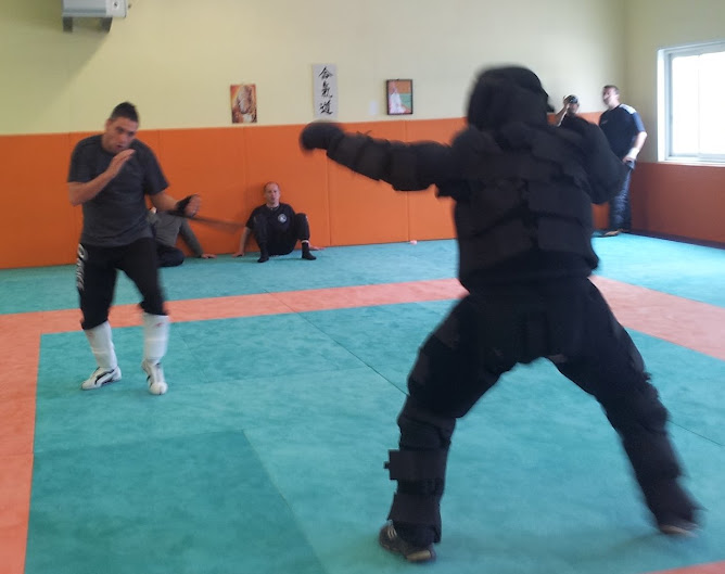 Session de formation d'instructeurs F.I.T.B.S. PRO, sur 6 jours bloqués, du 23 au 28 Avril 2012, à Alès en France avec Fayad FAYAD Président fondateur de la Fédération Internationale de Tonfa, Bâton & Self Défense PRO : la F.I.T.B.S. PRO