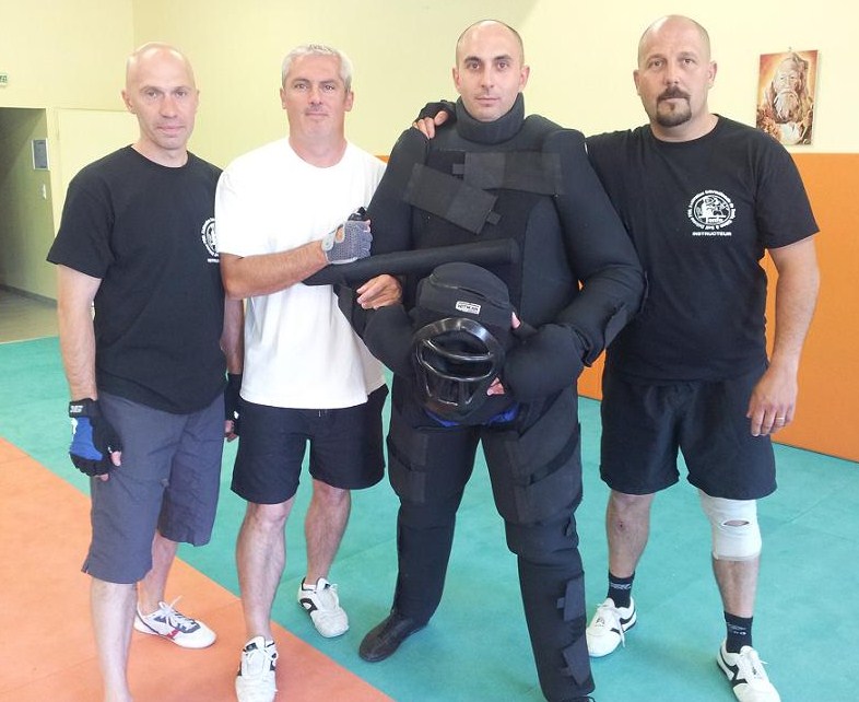Session de formation d'instructeurs F.I.T.B.S. PRO, sur 6 jours bloqués, du 18 au 23 Juin 2012, à Alès en France avec Fayad FAYAD Président fondateur de la F.I.T.B.S. PRO