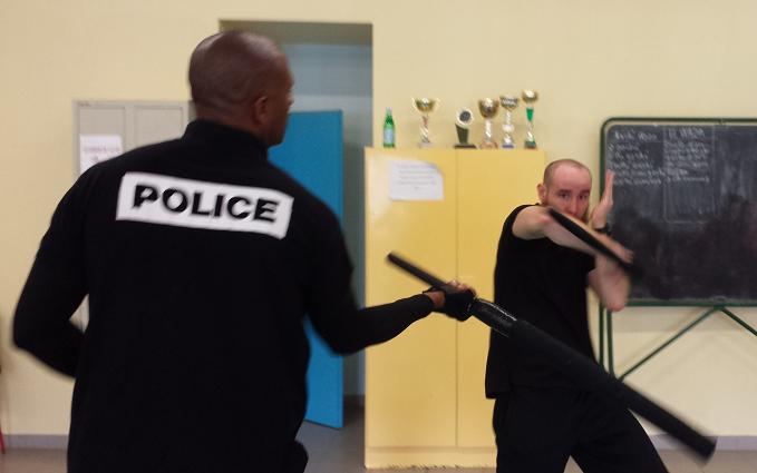 STAGE de formation d'instructeurs F.I.T.B.S. PRO en Tonfa Bâton et Self Défense PRO Gestes Techniques Professionnelles d'Interventions et de protections de Police - GTPI : Du Lundi 03 au Samedi 08 Novembre 2014 inclus, 6 jours bloqués en FRANCE à Alès (30)
