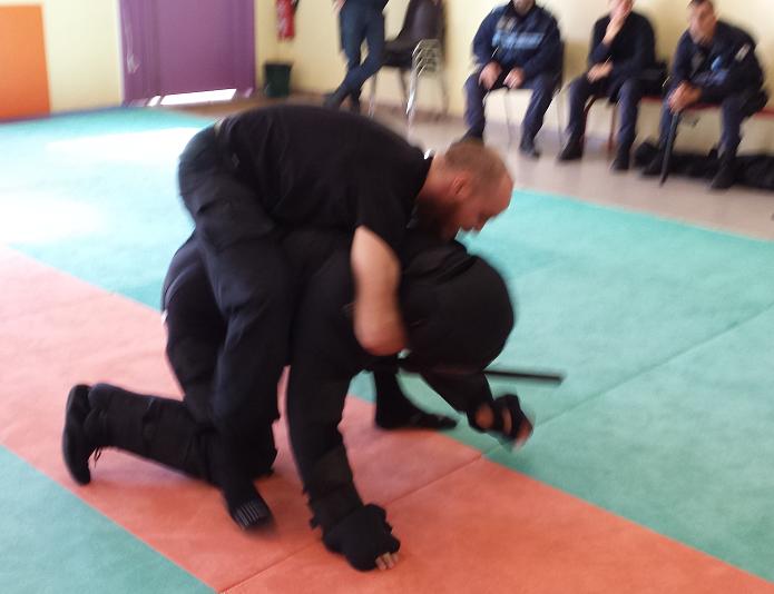 STAGE de formation d'instructeurs F.I.T.B.S. PRO en Tonfa Bâton et Self Défense PRO Gestes Techniques Professionnelles d'Interventions et de protections de Police - GTPI : Du Lundi 03 au Samedi 08 Novembre 2014 inclus, 6 jours bloqués en FRANCE à Alès (30)