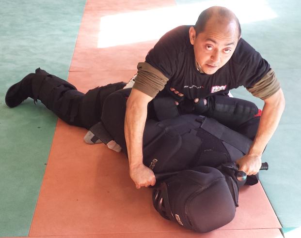 STAGE de formation d'instructeurs F.I.T.B.S. PRO en Tonfa Bâton et Self Défense PRO Gestes Techniques Professionnelles d'Interventions et de protections de Police - GTPI : Du Lundi 03 au Samedi 08 Novembre 2014 inclus, 6 jours bloqués en FRANCE à Alès (30)