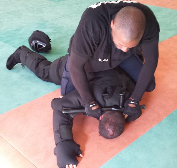 STAGE de formation d'instructeurs F.I.T.B.S. PRO en Tonfa Bâton et Self Défense PRO Gestes Techniques Professionnelles d'Interventions et de protections de Police - GTPI : Du Lundi 03 au Samedi 08 Novembre 2014 inclus, 6 jours bloqués en FRANCE à Alès (30)