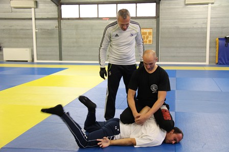Formation F.I.T.B.S. PRO de la Police Municpale de SAINT MARTIN DE CRAU en TONFA PRO et GTPI avec Rodolphe SCHWALB