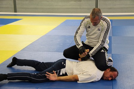 Formation F.I.T.B.S. PRO de la Police Municpale de SAINT MARTIN DE CRAU en TONFA PRO et GTPI avec Rodolphe SCHWALB